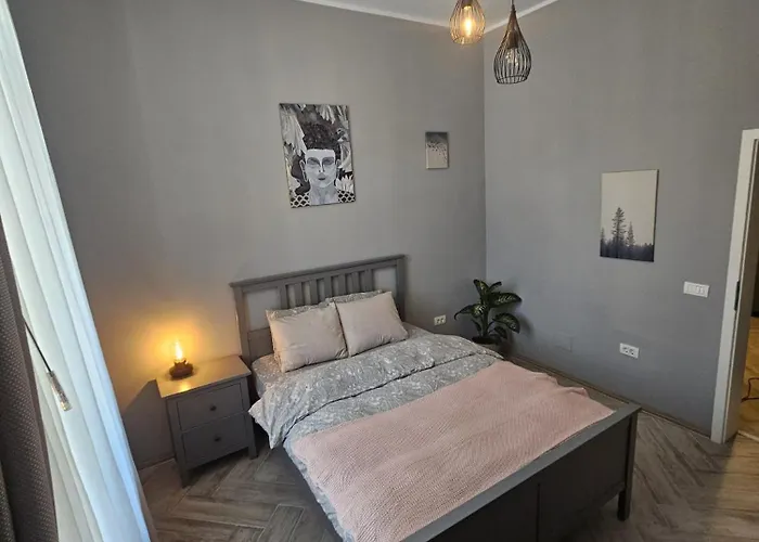 Zig Zag Apartment 4- Old Town