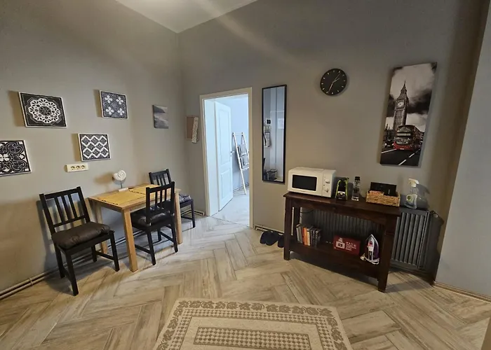 Zig Zag Apartment 4- Old Town